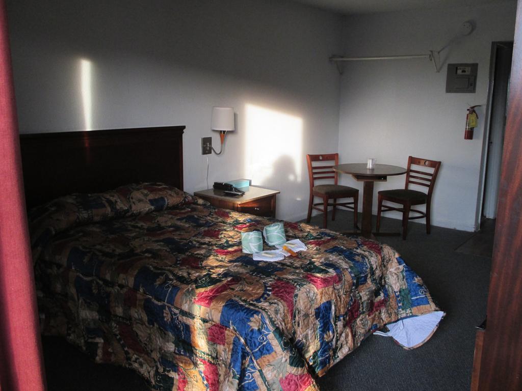 Budgetel Inn And Suites Lodge West Quarto foto