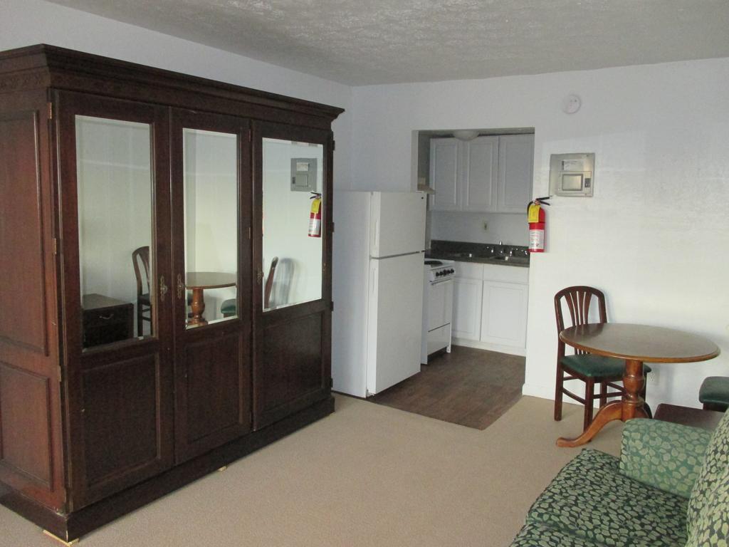 Budgetel Inn And Suites Lodge West Quarto foto